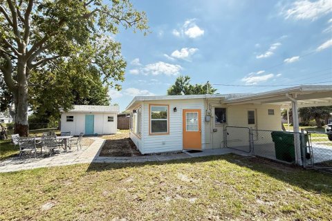 House in Port Charlotte, Florida 2 bedrooms, 110.74 sq.m. № 2239476 - photo 11