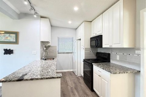 House in Port Charlotte, Florida 2 bedrooms, 110.74 sq.m. № 2239476 - photo 5
