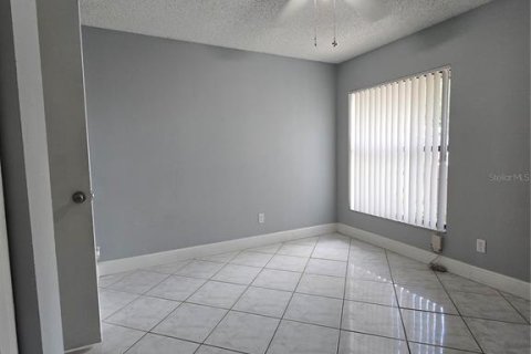 House in Tampa, Florida 3 bedrooms, 118.73 sq.m. № 2215535 - photo 14