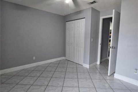 House in Tampa, Florida 3 bedrooms, 118.73 sq.m. № 2215535 - photo 15
