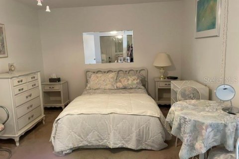 Condo in Saint Petersburg, Florida, 2 bedrooms № 2403668 - photo 5