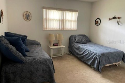 Condo in Saint Petersburg, Florida, 2 bedrooms № 2403668 - photo 4