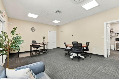 Propiedad comercial en alquiler en Port Richey, Florida, 183.11 m2 № 2388853 - foto 16