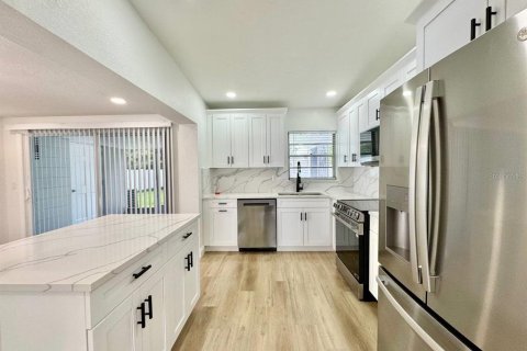 Casa en alquiler en Tampa, Florida, 3 dormitorios, 136.75 m2 № 1835258 - foto 11