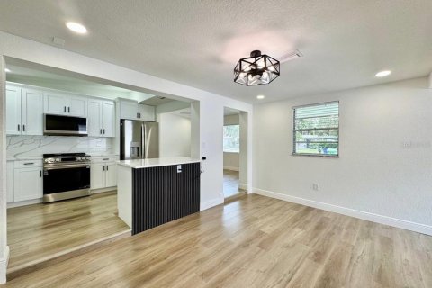 Casa en alquiler en Tampa, Florida, 3 dormitorios, 136.75 m2 № 1835258 - foto 9