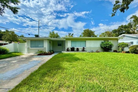 Casa en alquiler en Tampa, Florida, 3 dormitorios, 136.75 m2 № 1835258 - foto 2