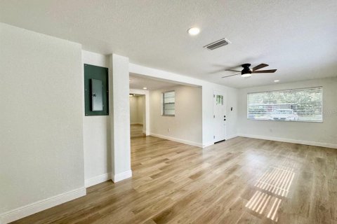 Casa en alquiler en Tampa, Florida, 3 dormitorios, 136.75 m2 № 1835258 - foto 7