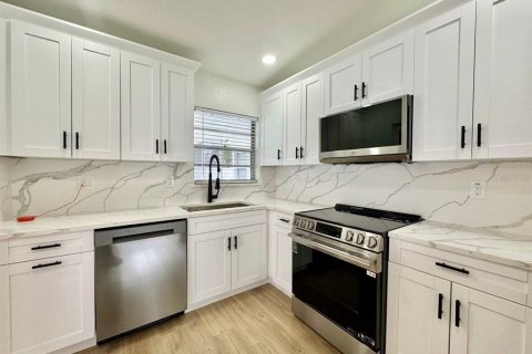 Casa en alquiler en Tampa, Florida, 3 dormitorios, 136.75 m2 № 1835258 - foto 20