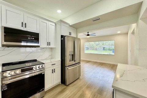 Casa en alquiler en Tampa, Florida, 3 dormitorios, 136.75 m2 № 1835258 - foto 13