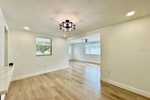 Casa en alquiler en Tampa, Florida, 3 dormitorios, 136.75 m2 № 1835258 - foto 10