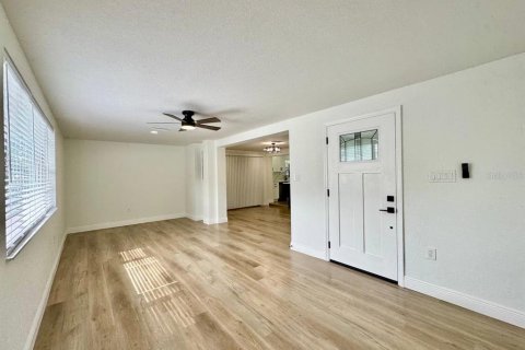 Casa en alquiler en Tampa, Florida, 3 dormitorios, 136.75 m2 № 1835258 - foto 6