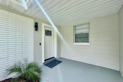 Casa en alquiler en Tampa, Florida, 3 dormitorios, 136.75 m2 № 1835258 - foto 4