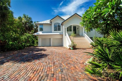 House in Wimauma, Florida 4 bedrooms, 335.84 sq.m. № 1881377 - photo 5