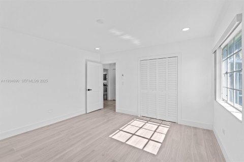 Casa en alquiler en Sunny Isles Beach, Florida, 3 dormitorios, 127 m2 № 1992916 - foto 8