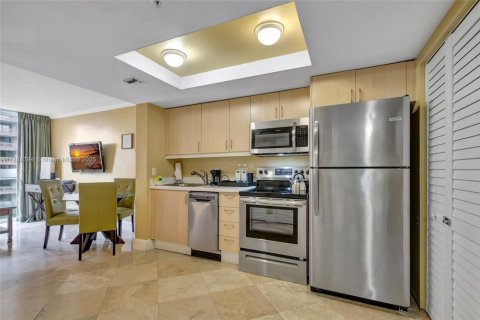 Condominio en alquiler en Miami, Florida, 1 dormitorio, 52.03 m2 № 2060054 - foto 5