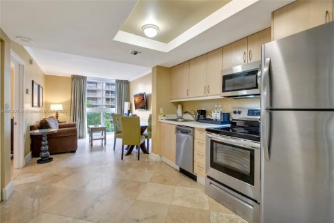 Condominio en alquiler en Miami, Florida, 1 dormitorio, 52.03 m2 № 2060054 - foto 7