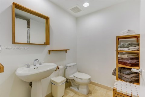 Condominio en venta en Hallandale Beach, Florida, 3 dormitorios, 155.61 m2 № 2052448 - foto 27