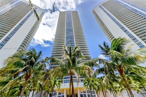 Condo à Hallandale Beach, Floride, 3 chambres  № 2052448