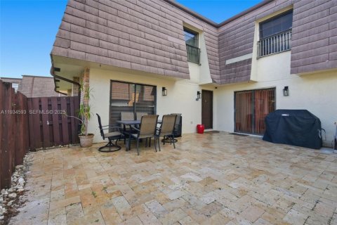 Adosado en venta en Coral Springs, Florida, 2 dormitorios, 119.29 m2 № 1994558 - foto 22