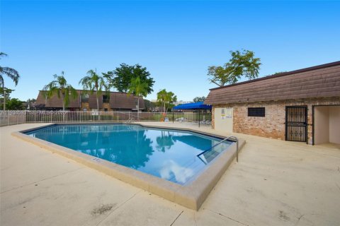 Adosado en venta en Coral Springs, Florida, 2 dormitorios, 119.29 m2 № 1994558 - foto 19