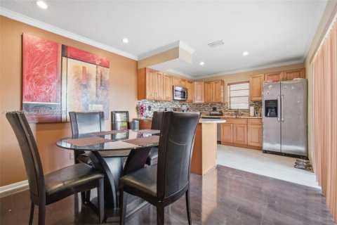 Adosado en venta en Coral Springs, Florida, 2 dormitorios, 119.29 m2 № 1994558 - foto 8