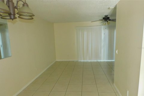 Touwnhouse à louer à Kissimmee, Floride: 2 chambres, 117.52 m2 № 2419131 - photo 2