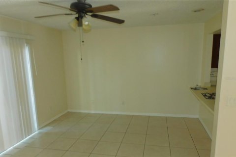 Touwnhouse à louer à Kissimmee, Floride: 2 chambres, 117.52 m2 № 2419131 - photo 3