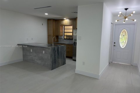 Touwnhouse à louer à Doral, Floride: 2 chambres, 144 m2 № 2066510 - photo 7