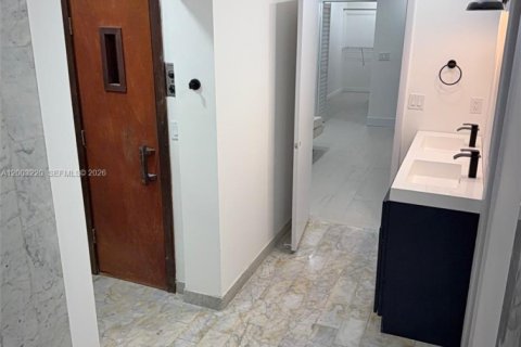 Touwnhouse à louer à Doral, Floride: 2 chambres, 144 m2 № 2066510 - photo 18