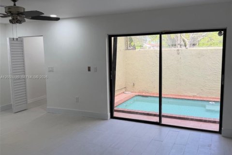 Touwnhouse à louer à Doral, Floride: 2 chambres, 144 m2 № 2066510 - photo 12