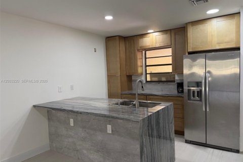 Touwnhouse à louer à Doral, Floride: 2 chambres, 144 m2 № 2066510 - photo 5