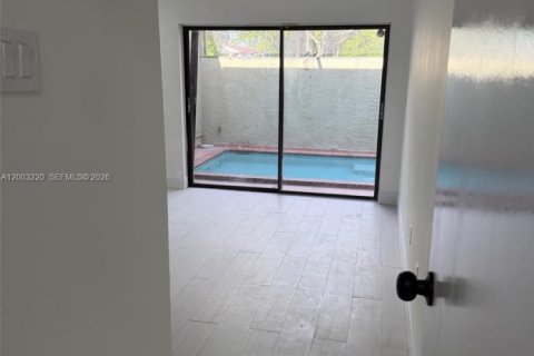 Touwnhouse à louer à Doral, Floride: 2 chambres, 144 m2 № 2066510 - photo 10
