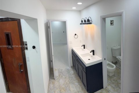 Touwnhouse à louer à Doral, Floride: 2 chambres, 144 m2 № 2066510 - photo 14