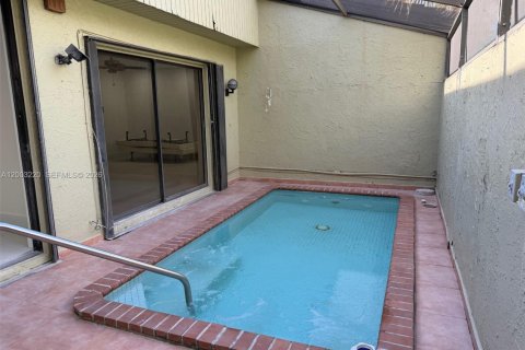 Touwnhouse à louer à Doral, Floride: 2 chambres, 144 m2 № 2066510 - photo 26