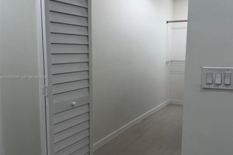 Touwnhouse à louer à Doral, Floride: 2 chambres, 144 m2 № 2066510 - photo 13