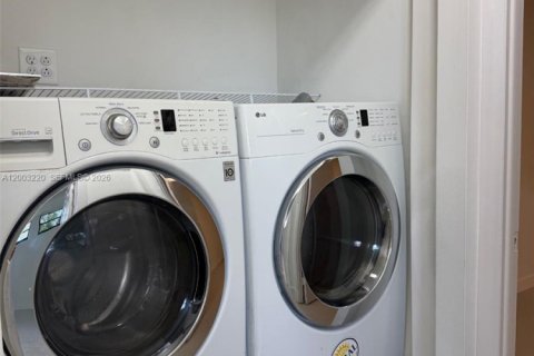 Touwnhouse à louer à Doral, Floride: 2 chambres, 144 m2 № 2066510 - photo 9