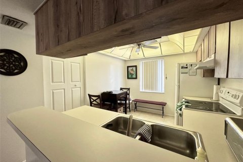 Copropriété à louer à Oldsmar, Floride: 2 chambres, 97.92 m2 № 1903403 - photo 4