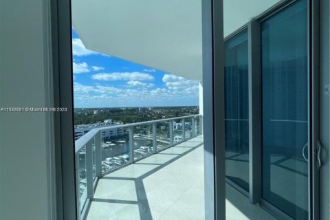 Condo in North Miami Beach, Florida, 2 bedrooms  № 1863795 - photo 25