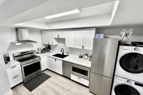 Снять в аренду кондоминиум в Клируотер, Флорида 4 комнаты, 117.89м2, № 1562550 - фото 3