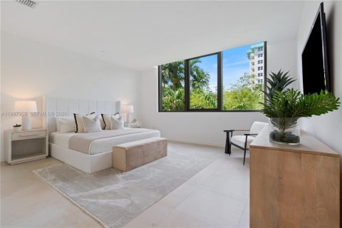 Condo in Bay Harbor Islands, Florida, 3 bedrooms  № 2060859 - photo 12