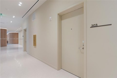 Condo in Bay Harbor Islands, Florida, 3 bedrooms  № 2060859 - photo 20