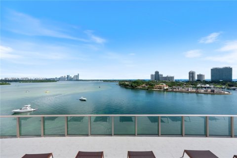 Condo in Bay Harbor Islands, Florida, 3 bedrooms  № 2060859 - photo 28