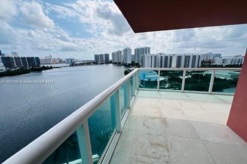 Apartamento en alquiler en Aventura, Florida, 3 dormitorios, 197.88 m2 № 1865074 - foto 3