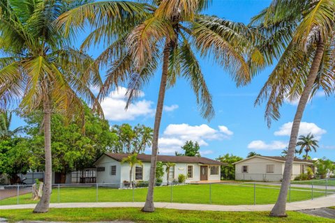 Villa ou maison à vendre à Homestead, Floride: 4 chambres, 172.15 m2 № 1954010 - photo 25