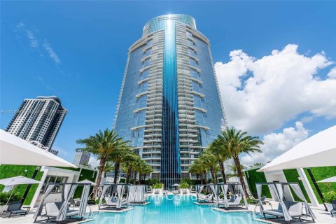 Condominio en alquiler en Miami, Florida, 2 dormitorios, 108.6 m2 № 1877563 - foto 13