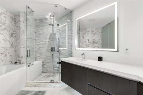 Condominio en alquiler en Miami, Florida, 2 dormitorios, 108.6 m2 № 1877563 - foto 5