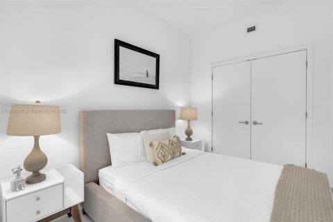 Condominio en alquiler en Miami, Florida, 2 dormitorios, 108.6 m2 № 1877563 - foto 9