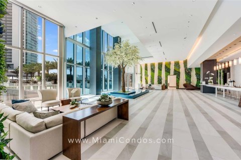 Condominio en alquiler en Miami, Florida, 2 dormitorios, 108.6 m2 № 1877563 - foto 16