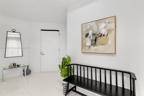 Condominio en alquiler en Miami, Florida, 2 dormitorios, 108.6 m2 № 1877563 - foto 11