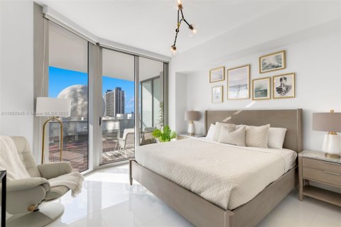 Condominio en alquiler en Miami, Florida, 2 dormitorios, 108.6 m2 № 1877563 - foto 4